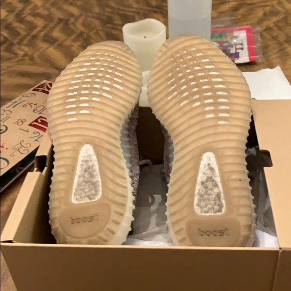 Yeezy Zyon size 9.(used but in great condition) main image 4
